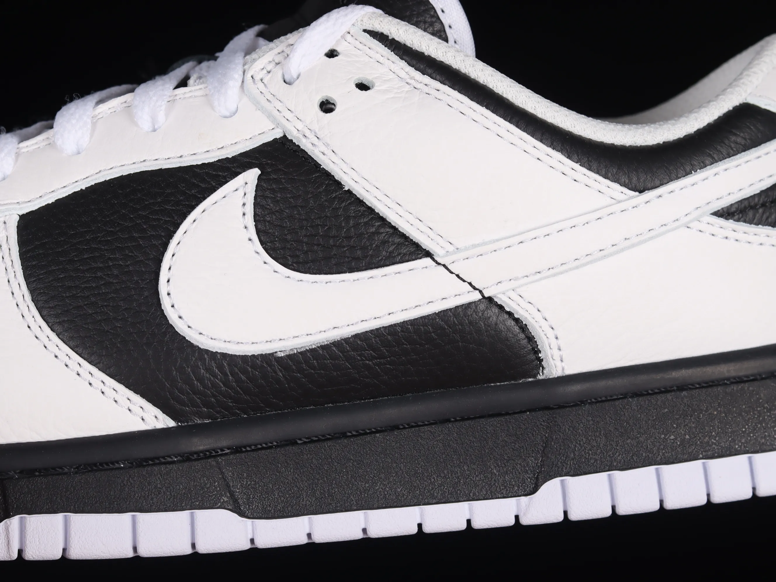All Categories Nk SB Dunk Series Nk SB Dunk Low Low-top Sneakers C Version Nk Dunk Low "Reverse Panda" White and Black Reverse Panda SB Smashing Backboard Fashion Casual Sneakers FD9064-011